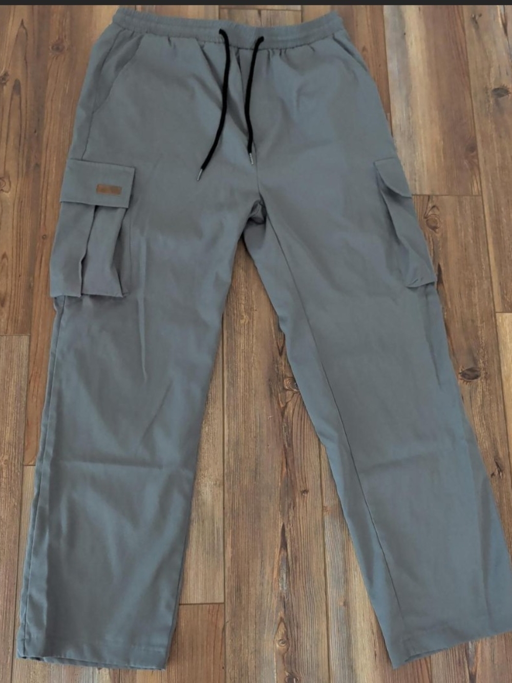 NEW w/o Tags. Men's Cargo Pants - Gray
